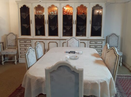 غرفة سفرة خشب زان حالة جيدة
