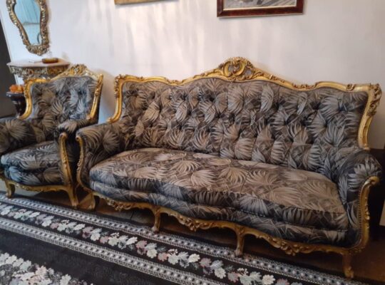 عدد ٢صالون وركنة وكنبك