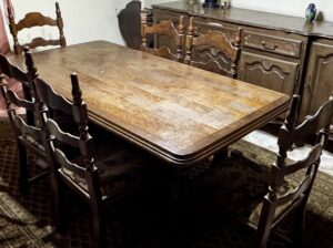 غرفة طعام بلجيكية من الخشب الصلب