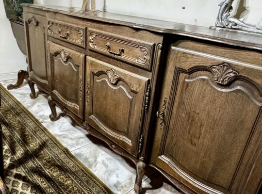 غرفة طعام بلجيكية من الخشب الصلب