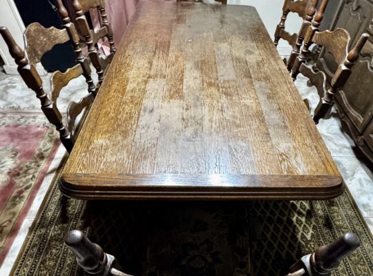 غرفة طعام بلجيكية من الخشب الصلب