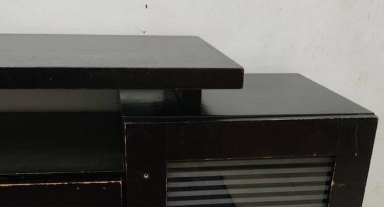 ترابيزة تليفزيون