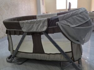 سرير بيبى بحالة ممتازة