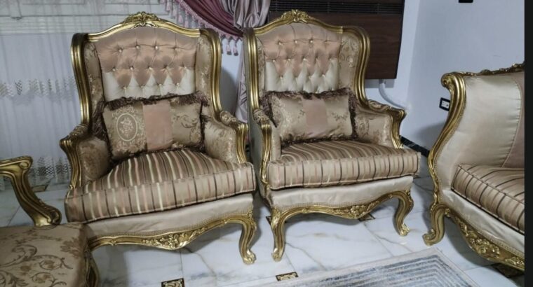 صالون للبيع بحاله ممتازه خشب زان