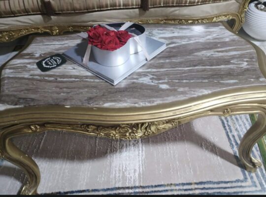 صالون للبيع بحاله ممتازه خشب زان