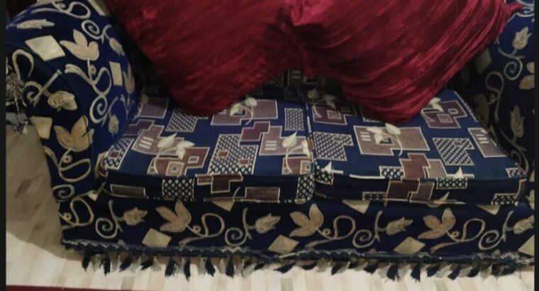 انتريه كامل للبيع بسعر مناسب محافظ عليه جداا