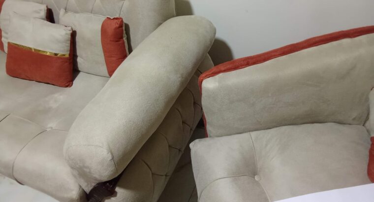 انتريه مودرن شيك بحالة ممتازة – ألوان مميزة