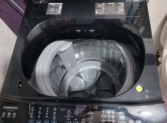 للبيع غسالة تورنيدو تحميل علوي 15 كجم بحالة ممتازة